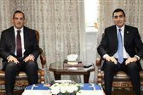 وزير
      الشباب
      والرياضة
      يستقبل
      نائب
      وزير
      التربية
      والتعليم
      ومساعد
      التعليم
      العالي