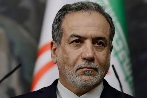 وزير
    الخارجية
    الإيراني
    يسلم
    نظيره
    العماني
    مقترح
    طهران
    للاتفاق
    النووي
     