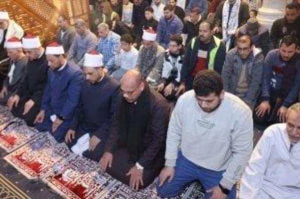 كبار
القراء
ونجوم
دولة
التلاوة
يحيون
الليلة
الـ11
من
رمضان
بتلاوات
روحانية