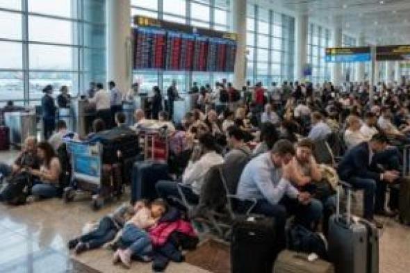 تأخر
18
ألف
رحلة
وإلغاء
ألفين..
تضرر
مئات
الآلاف
من
المسافرين
بعد
ضرب
إيران