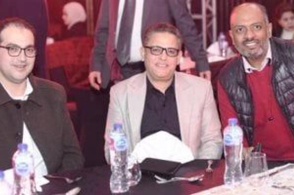 وسط
أجواء
رمضانية..
وزراء
سابقون
وشخصيات
عامة
فى
سحور
موقع
بصراحة..
صور