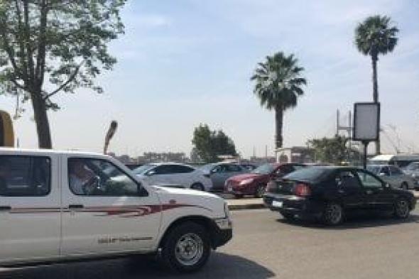 النشرة
المرورية..
زحام
الطرق
الرئيسية
فى
القاهرة
والجيزة