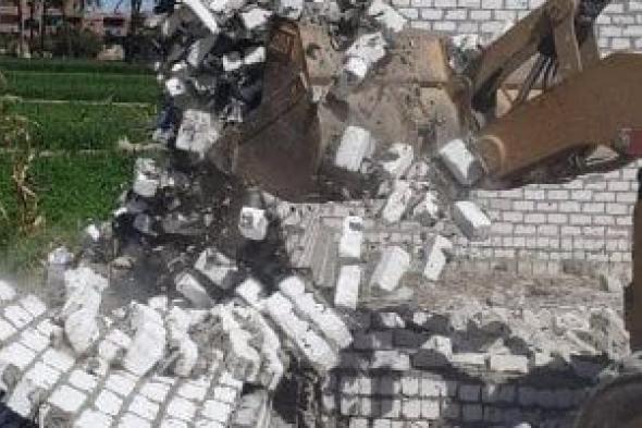 إزالة
6
حالات
تعدى
على
الأراضى
الزراعية
بمركزى
البلينا
ودار
السلام
فى
سوهاج