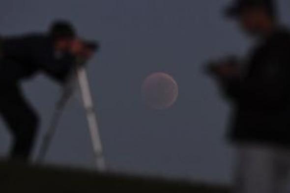 خسوف
القمر
فى
أربع
سنوات
مقبلة..
دليلك
الفلكى
بالتواريخ