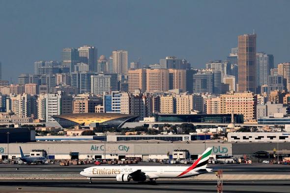 حادث
في
مطار
دبي
الدولي
يصيب
4
أشخاص
وتدخل
فوري
لفرق
الطوارئ