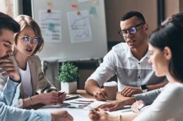 إجازة
بدون
أجر..
القانون
يسمح
للموظفة
بالسفر
للخارج
مع
زوجها
في
هذه
الحالة