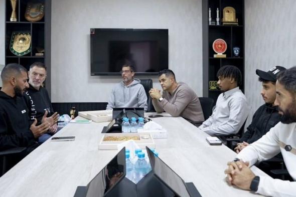 الجهاز
الفني
المساعد
للمنتخب
الأول
يزور
ناديي
ضمك
وأبها