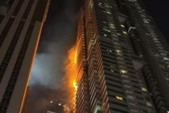 الدفاع
المدنى
بدبى
يسيطر
على
حريق
محدود
فى
واجه
«برج
العرب»
الخارجية