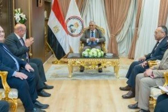 وزير
الإنتاج
الحربى:
منفتحون
على
التعاون
مع
مختلف
الجهات
والمؤسسات