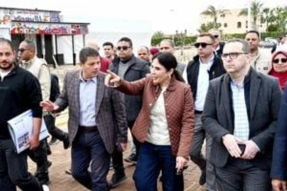 وزيرة
الإسكان
تتفقد
المشروعات
الجاري
تنفيذها
وأعمال
التطوير
بقرى
مارينا