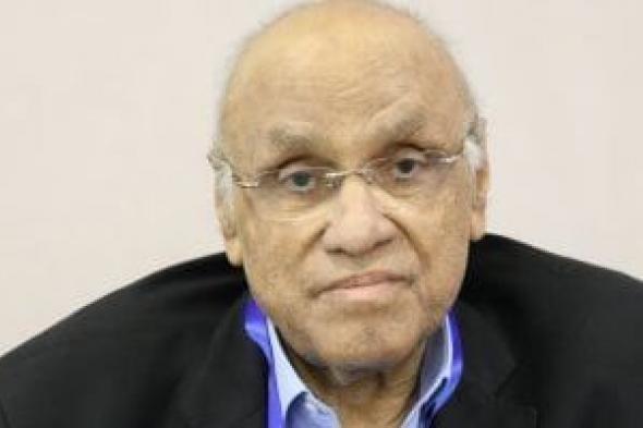 يوسف
القعيد
رئيسًا
شرفيًا
للنقابة
العامة
لاتحاد
كتاب
مصر
هذا
العام