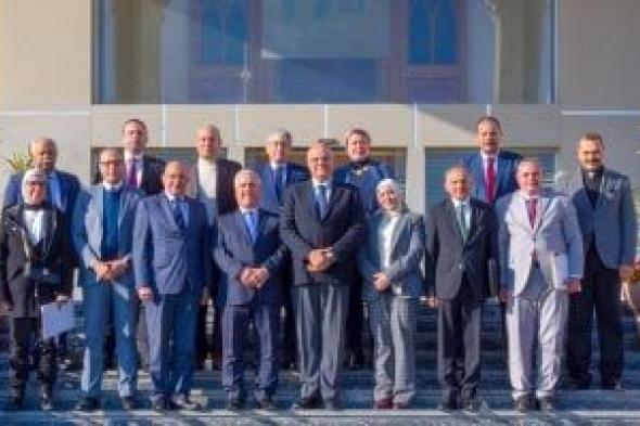 محافظ
الإسكندرية
يلتقي
رئيس
الهيئة
الوطنية
للصحافة
لتعزيز
الشراكة