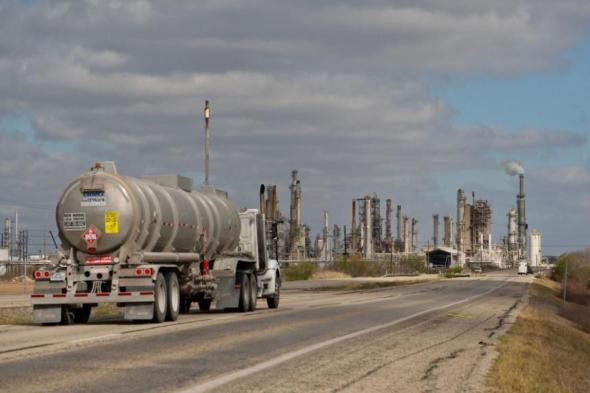 محللون
      يتوقعون
      قفزة
      في
      أسعار
      البنزين
      بأمريكا
      فوق
      3
      دولارات