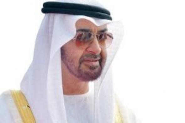 رئيس
الإمارات
الشيخ
محمد
بن
زايد
يتجول
في
دبي
مول..
فيديو