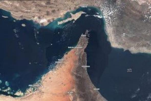 الحرس
الثوري
يعلن
إغلاق
مضيق
هرمز
ويهدد
بإحراق
أي
سفينة
تحاول
العبور
منه