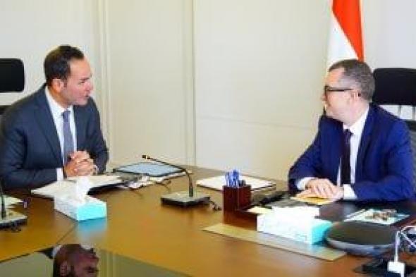 وزير
التخطيط
يبحث
مع
رئيس
مركز
المعلومات
تعزيز
التعاون
في
متابعة
أداء
برنامج
الحكومة