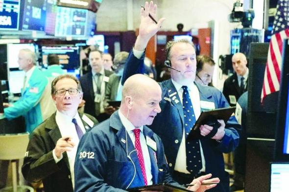 تراجع
      حاد
      للأسهم
      الأمريكية..
      والذهب
      يهوي
      5%
      والفضة
      11%