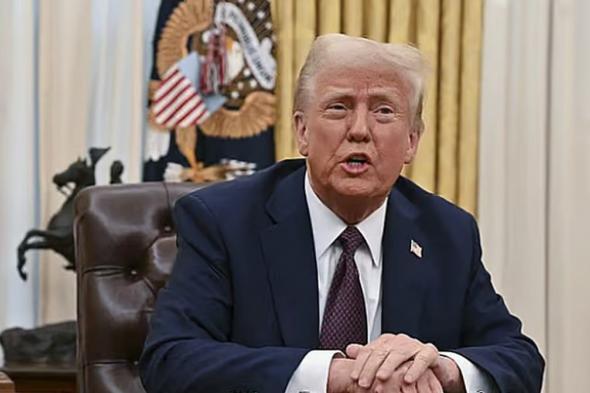 ترامب:
    الرد
    على
    مهاجمة
    سفارتنا
    بالرياض
    وقتلى
    الجيش
    الأمريكي
    قادم
    قريبًا