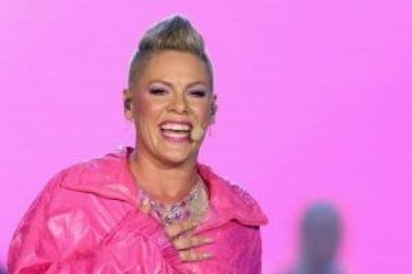 بينك
تكسر
صمتها
بشأن
انتقالها
من
هوليود
إلى
نيويورك