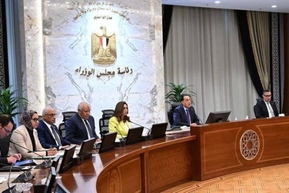 الحكومة
      تلوِّح
      بـ"مُحاكمات
      عسكرية"
      لمُحتكري
      السلع
      والمُتلاعبين
      بالأسعار
      بسبب
      حرب
      إيران