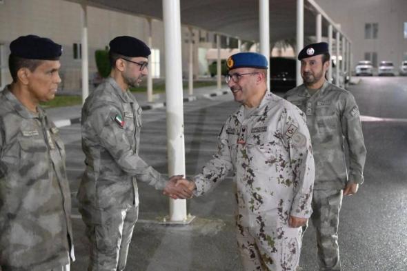 العلوي
      يطلع
      على
      جاهزية
      قوة
      الشرطة