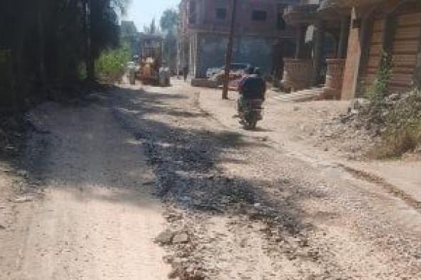 رصف
الطرق
بالإنترلوك
ورفع
كفاءة
طرق
قرية
وتركيب
كابلات
الفايبر
بشوارع
كفر
الشيخ