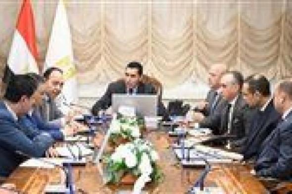 وزير
      الشباب
      والرياضة
      يؤكد
      تكثيف
      الأنشطة
      واكتشاف
      المواهب
      خلال
      اجتماع
      المديريات