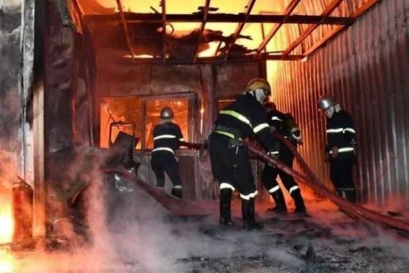 حريق
مهول
يلتهم
مستودع
لتخزين
الخشب
بالبليدة