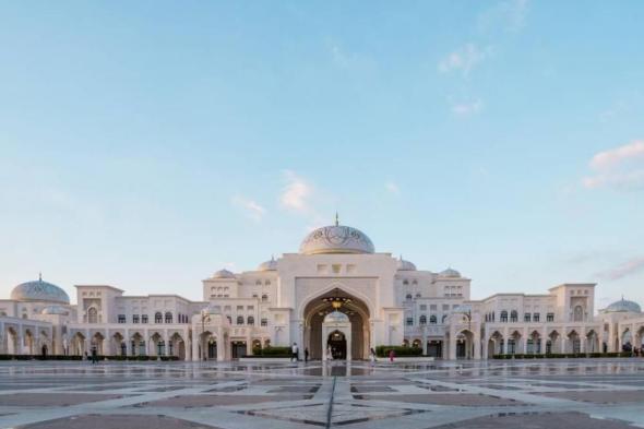 قصر
      الوطن
      يطلق
      احتفالات
      استثنائية
      بعيد
      الفطر
      تمزج
      بين
      التراث
      والترفيه