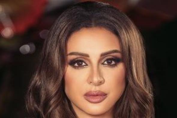 أغنية
مش
قادرة
لـ
أنغام
تتخطى
الـ
مليون
مشاهدة
فى
أقل
من
24
ساعة
..
فيديو