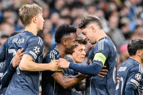 بالبلدي
      :
      مشجع
      إشبيلية
      يمثل
      أمام
      المحكمة
      ويواجه
      عقوبة
      السجن
      بسبب
      لاعب
      ريال
      مدريد