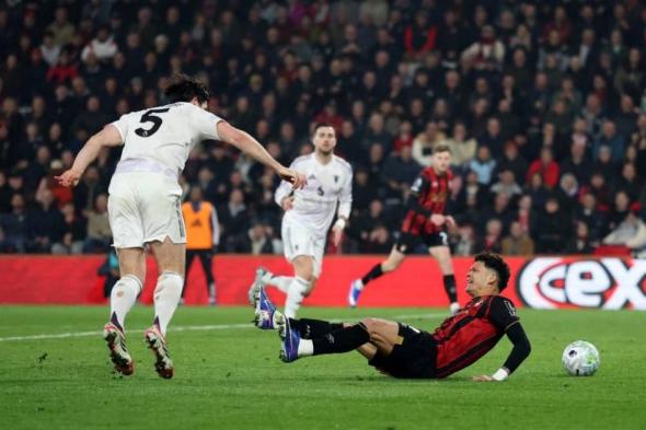 مانشستر
      يونايتد
      يكتفي
      بنقطة
      بتعادله
      مع
      بورنموث