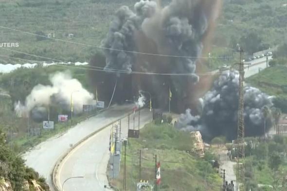 لحظة
      قصف
      إسرائيل
      جسرًا
      حيويًا
      فوق
      نهر
      الليطاني
      في
      لبنان