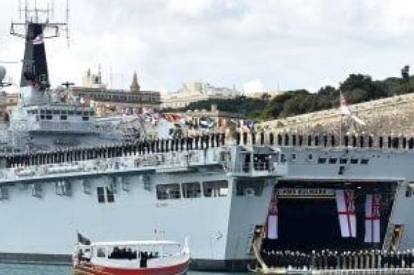 سقوط
قذيفة
على
سفينة
بريطانية
قبالة
سواحل
الشارقة