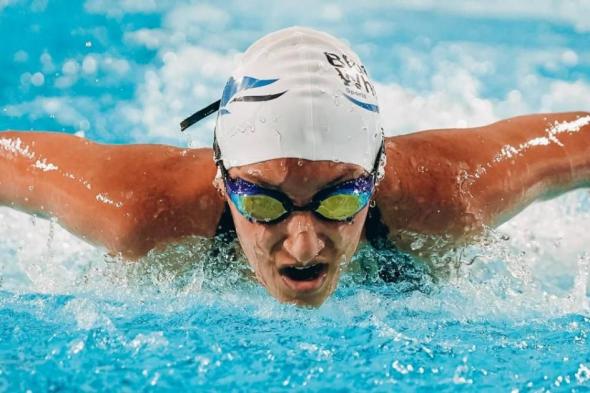 1670
      سباحاً
      وسباحة
      في
      بطولة
      دبي
      الدولية
      للألعاب
      المائية