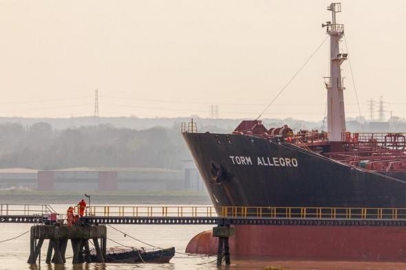 محلل:
      أسواق
      النفط
      تدرك
      ‌أن
      ⁠مضيق
      هرمز
      لا
      يزال
      بعيدا
      عن
      ‌الأمان