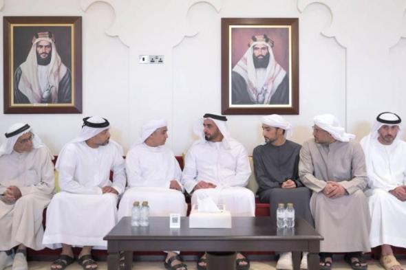 سيف
      بن
      زايد
      يعزي
      في
      وفاة
      علي
      العبيدلي