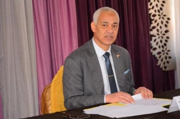 تحت
      رعاية
      د.
      أحمد
      المنشاوي..
      جامعة
      أسيوط
      ترسم
      ملامح
      التطوير
      للقرية
      الأوليمبية