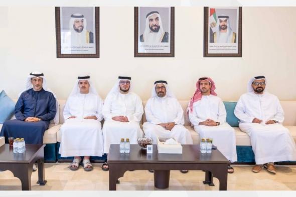 خليفة
      شاهين
      وسعيد
      الهاجري
      ينقلان
      تعازي
      عبدالله
      بن
      زايد
      في
      وفاة
      الشهيد
      محمد
      أزنيبلة