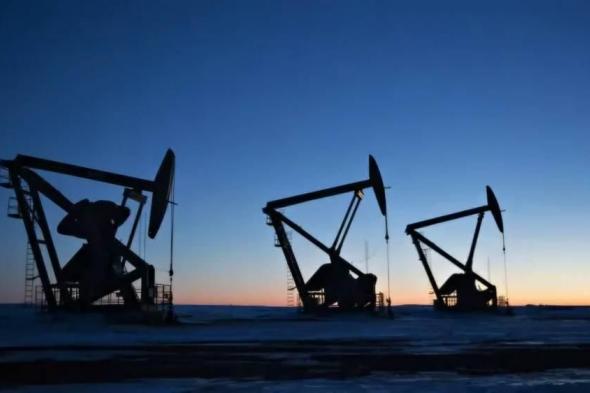 ارتفاع
      النفط
      يضاعف
      فاتورة
      مصر
      إلى
      2.5
      مليار
      دولار