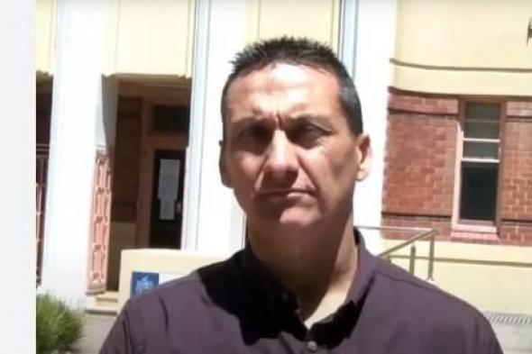 مخبر
      غامض
      يقبض
      مليون
      دولار
      لوشايته
      بقاتل