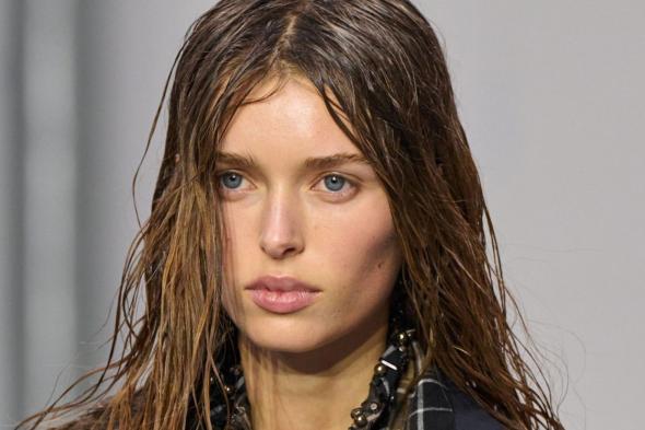 أفضل
عطور
الشعر
الأكثر
ثباتاً:
جاذبية
خيالية
تدوم
طويلاً
وتسبقكِ
بخطوات