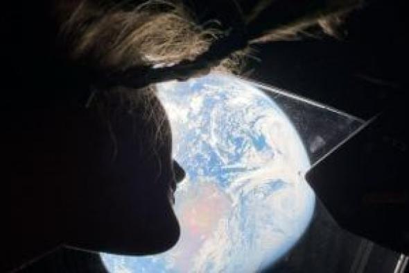 مهمة
Artemis
2
تبدأ
رحلة
العودة
إلى
الأرض
بعد
تحليق
تاريخي
حول
القمر