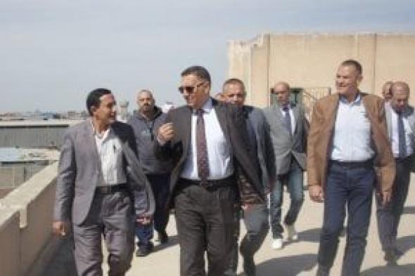 محافظ
القليوبية
يتفقد
منطقتي
الصفا
والشروق
الصناعيتين
بالخانكة
لدعم
المستثمرين