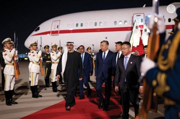 خالد
      بن
      محمد
      بن
      زايد
      يصل
      إلى
      الصين
      في
      زيارة
      رسمية