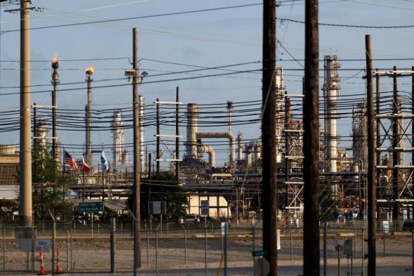 آمال
      خفض
      التصعيد
      تبقي
      النفط
      قرب
      مستويات
      90
      دولاراً