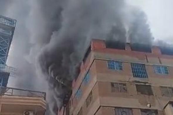 الدفع
بـ6
سيارات
إطفاء
للسيطرة
على
حريق
فى
مصنع
غزل
بالمحلة