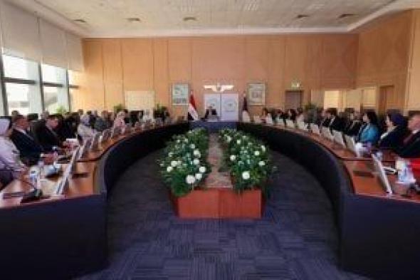 وزير
السياحة:
برنامج
القيادة
التنفيذية
(AELP)
منصة
متكاملة
لإعداد
الكوادر