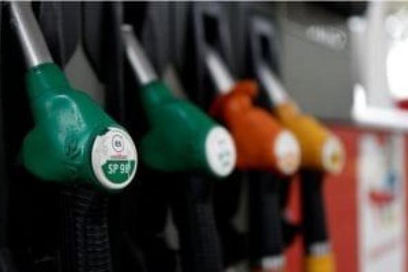 البترول:
ضبط
400
ألف
لتر
بنزين
وسولار
تم
تجميعها
للبيع
فى
السوق
السوداء