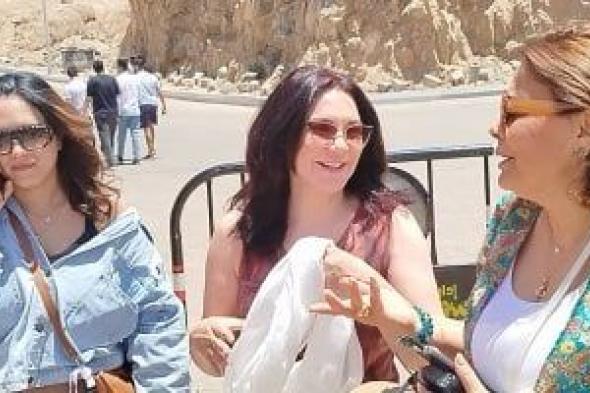 سلاف
فواخرجى
ولقاء
الخميسى
وأمير
صلاح
الدين
فى
جولة
سياحية
بمعبد
فيلة..
صور